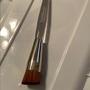 Trish mcevoy wet/dry brush